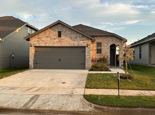 1613 Edgeway Dr, Aubrey, TX 76227