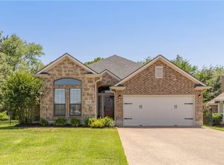 1752 Twin Pond Cir, College Station, TX 77845