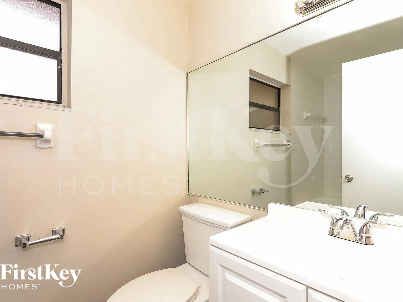 3 bed, 2.0 bath, 1832 sqft, $4,290 — Photo 1
