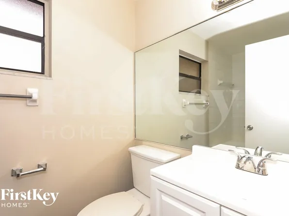 6657 NW 174th Ter, Hialeah, FL 33015