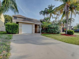 54 Peachtree Pl, Boynton Beach, FL 33436