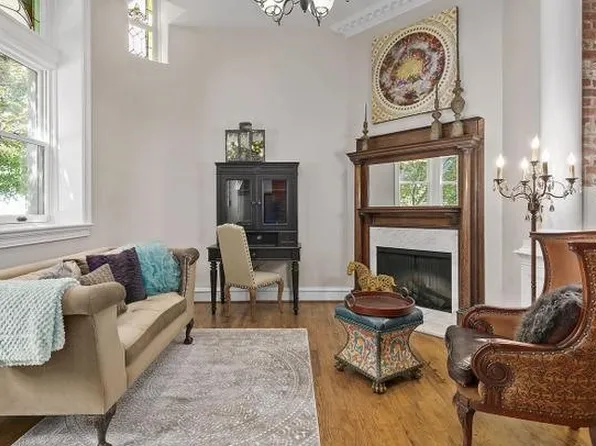 904 D St SE #8, Washington, DC 20003