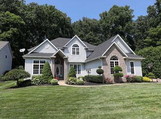 5761 Silvertree Ct, Madison, OH 44057