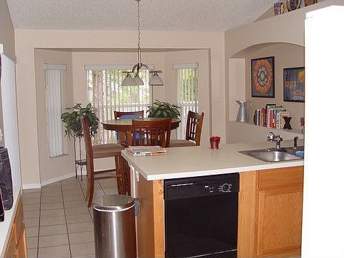 4th image of 1570 Bent Oaks Blvd