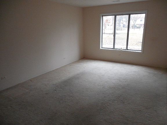 2nd image of 812 Sandra Dr APT 1D