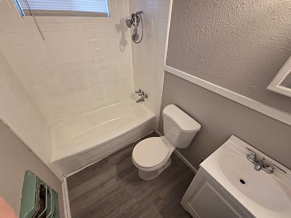 5th image of 1352 Dianne Dr