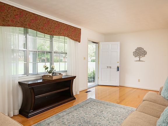 5th image of 775 Mimosa Dr NW