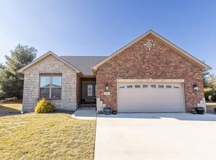 1957 Herby Ln, Swansea, IL 62226