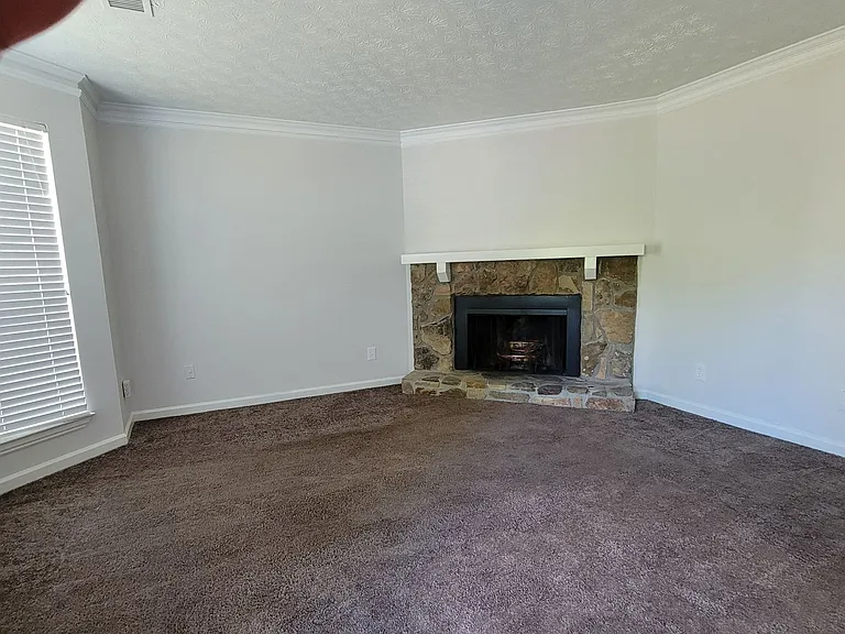 1064 Huntington Trce SE — Photo 13