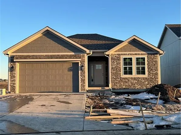 2205 NW 94th St, Kansas City, MO 64154