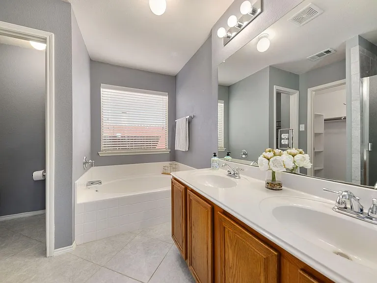 2108 Hayes St — Photo 22