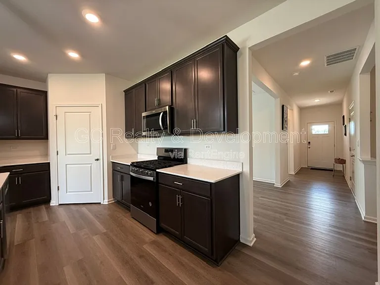 14729 S Greenbriar Dr — Photo 14