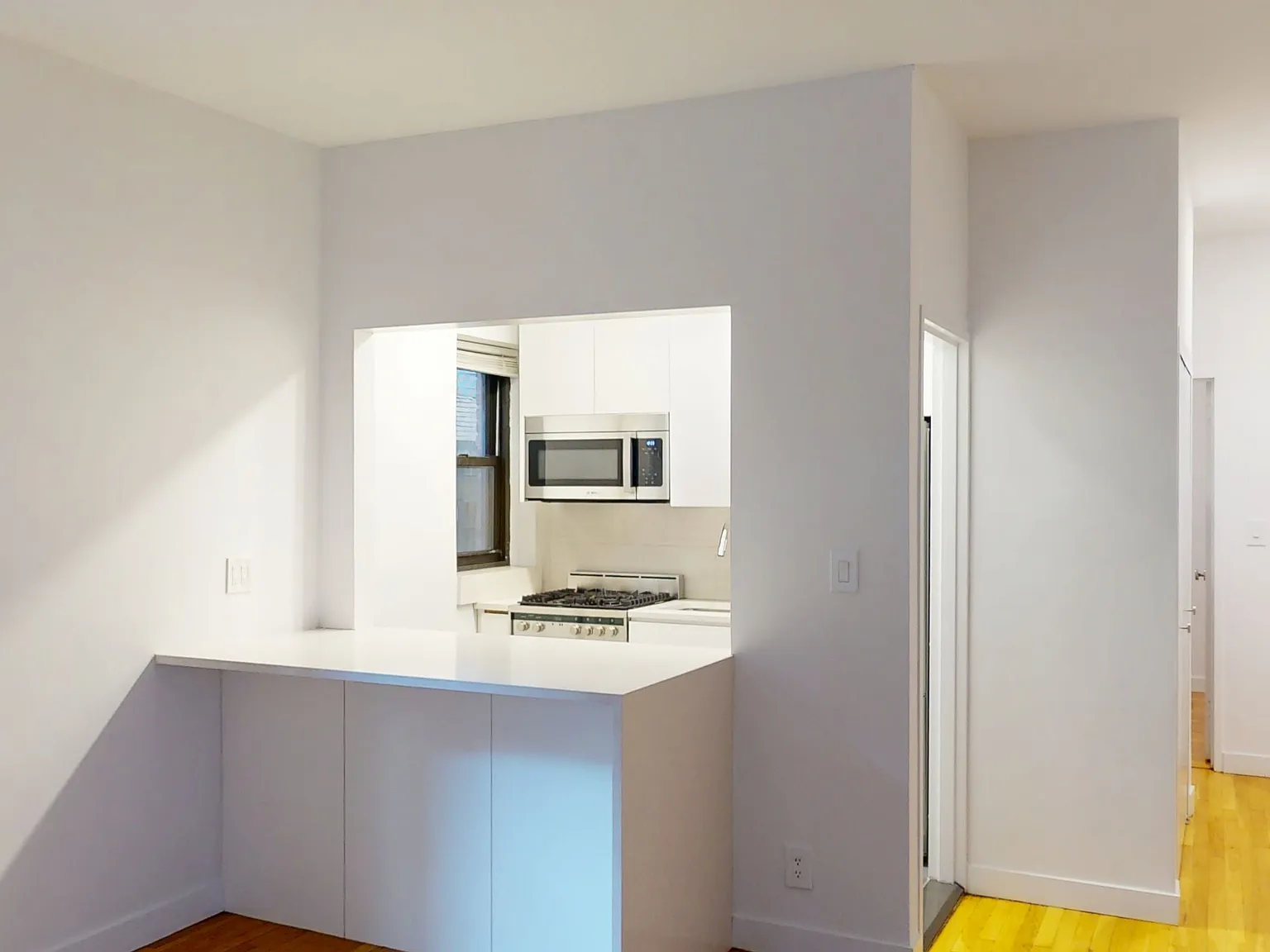 339 East 57th Street — Photo 2