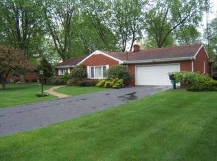 1115 Mapleway Dr, Temperance, MI 48182