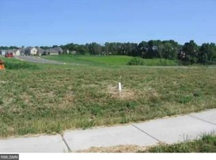 104 Hidden Oaks Cir, Mankato, MN 56001