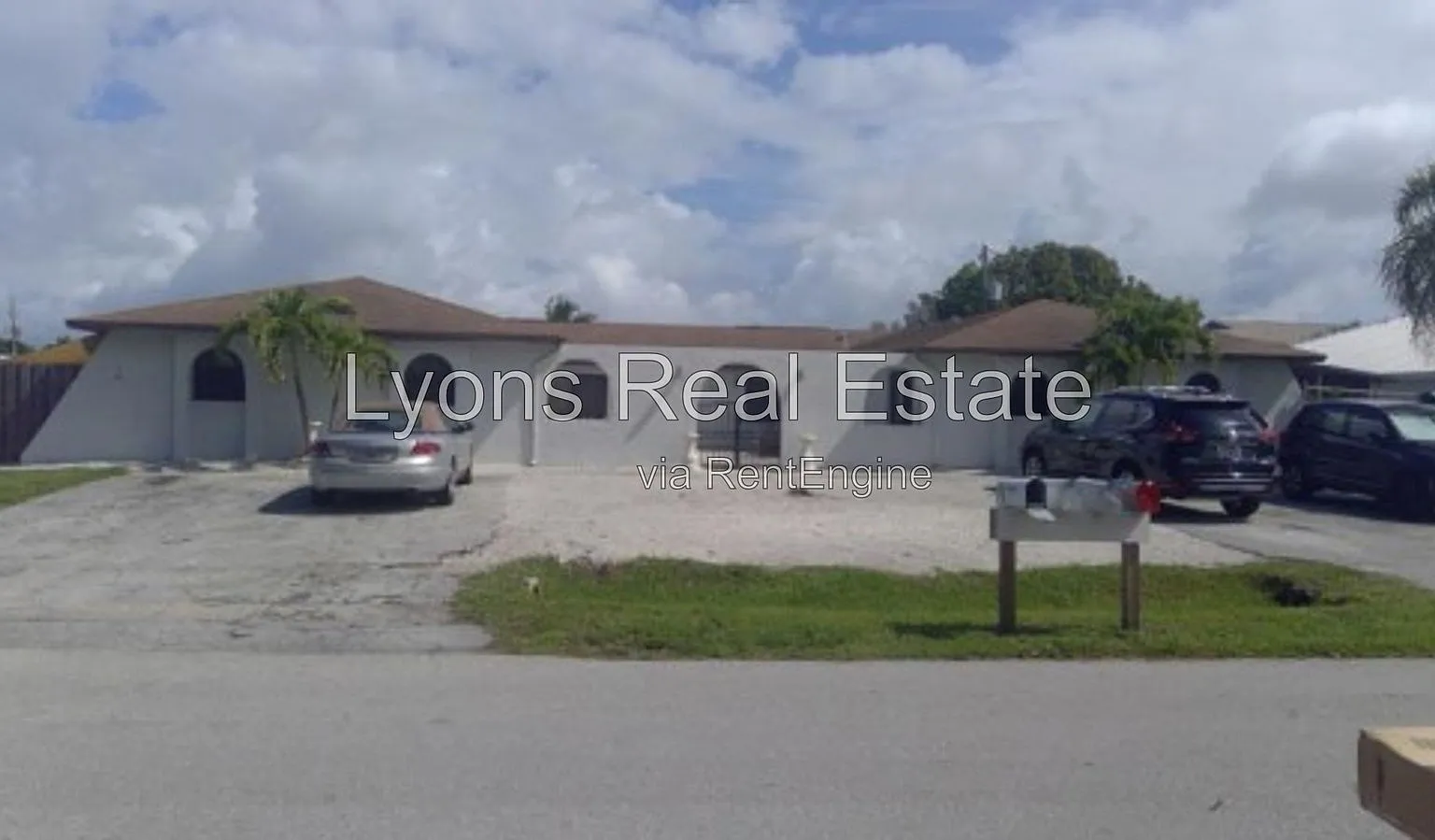 2 bed, 1.0 bath, 834 sqft, $1,200 — Photo 1