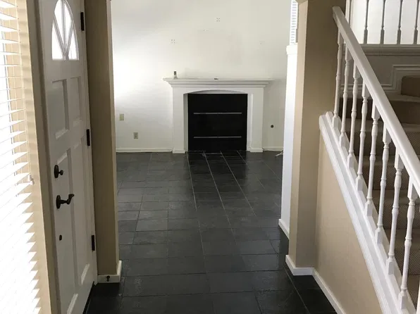 331 Ogle St APT C, Costa Mesa, CA 92627