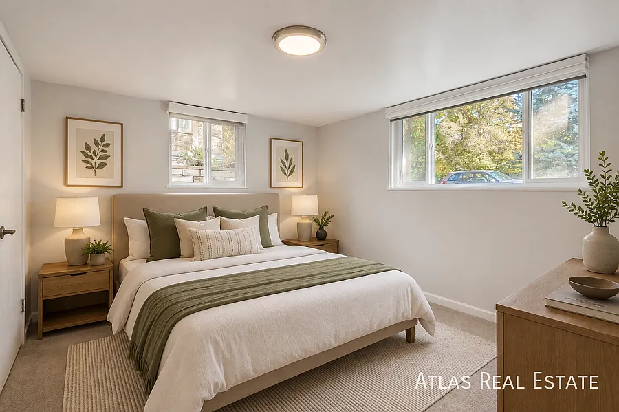 Lower Level Duplex in DU Area!! — Photo 3