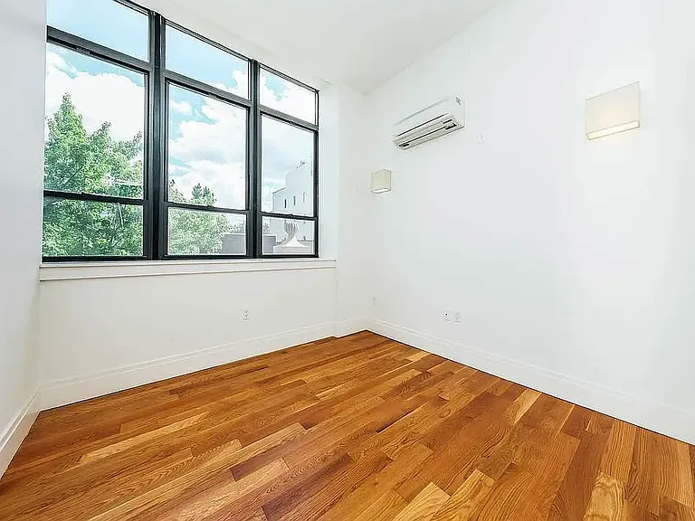 17 Monitor St #4N — Photo 8