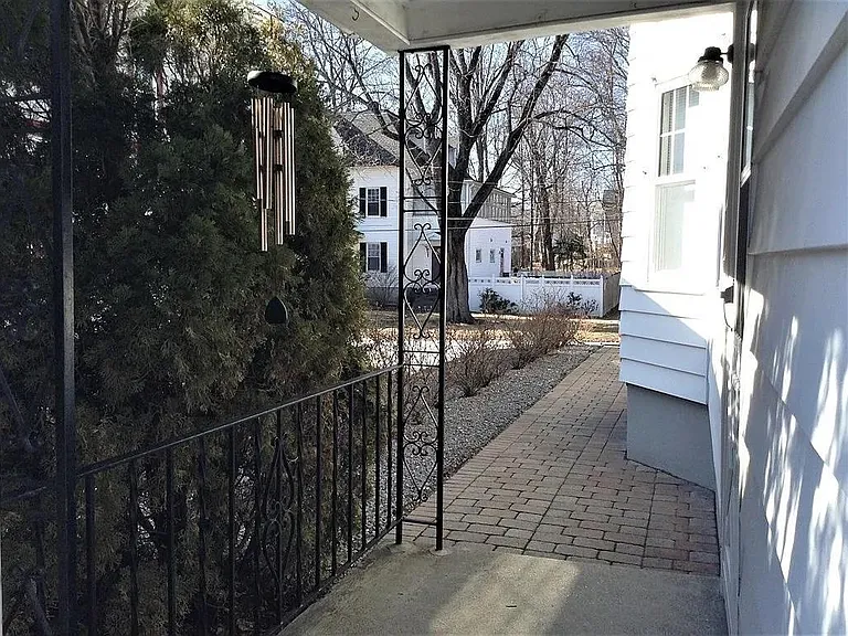 15-17 Foster Ct — Photo 3