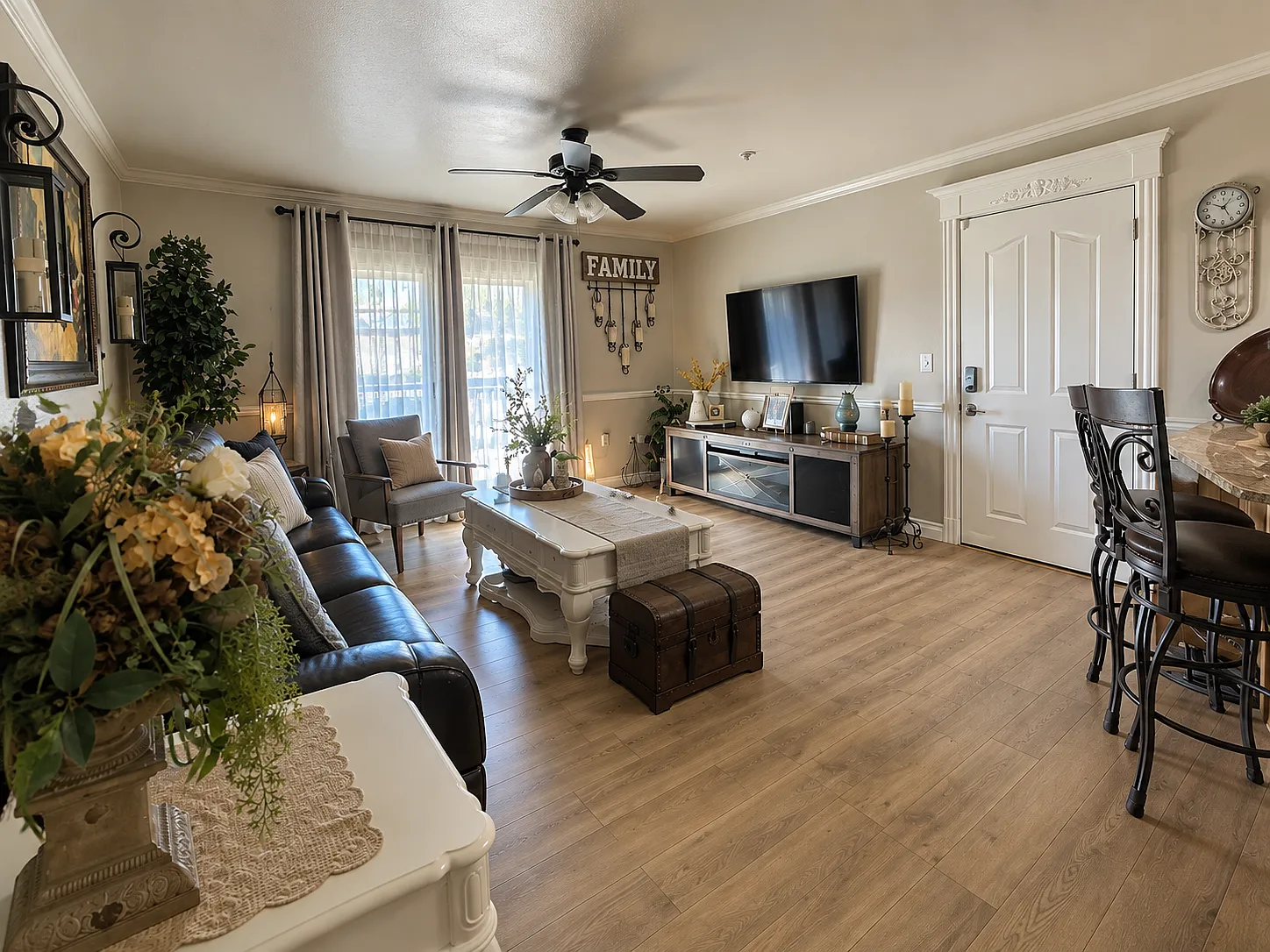 3 bed, 1154 sqft, $1,800 — Photo 1