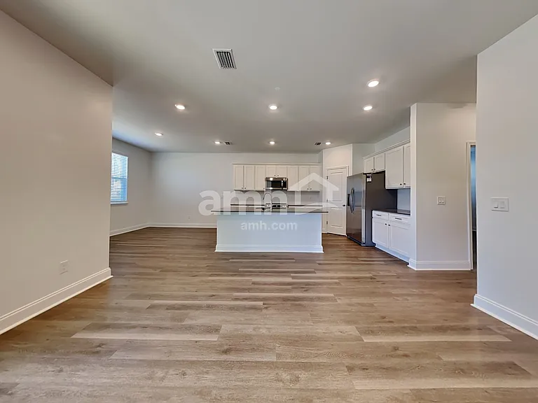 563 Plumeria Ln — Photo 9