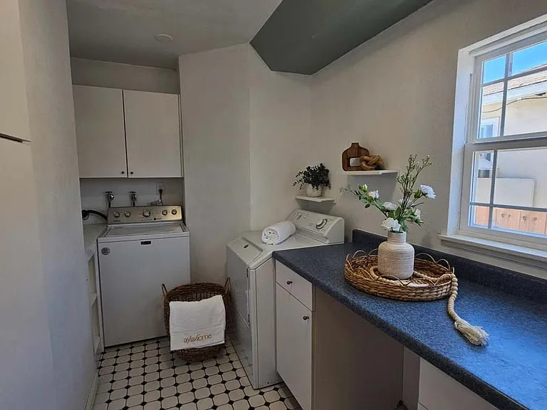 1252 Margery Ave — Photo 17