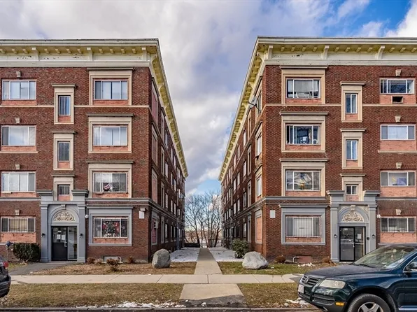 202-212 Pearl St, Springfield, MA 01105