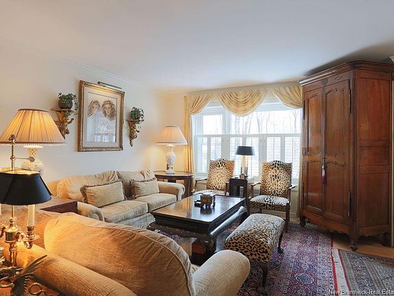 2nd image of 2865 Rothesay Rd #5