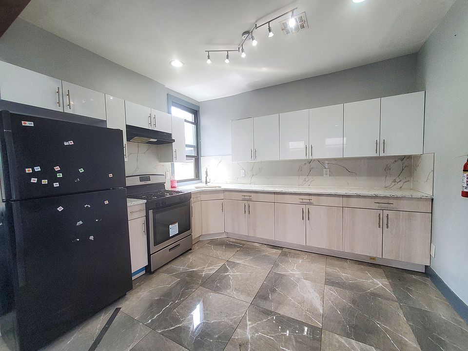 1st image of 137 Myrtle Ave #3A