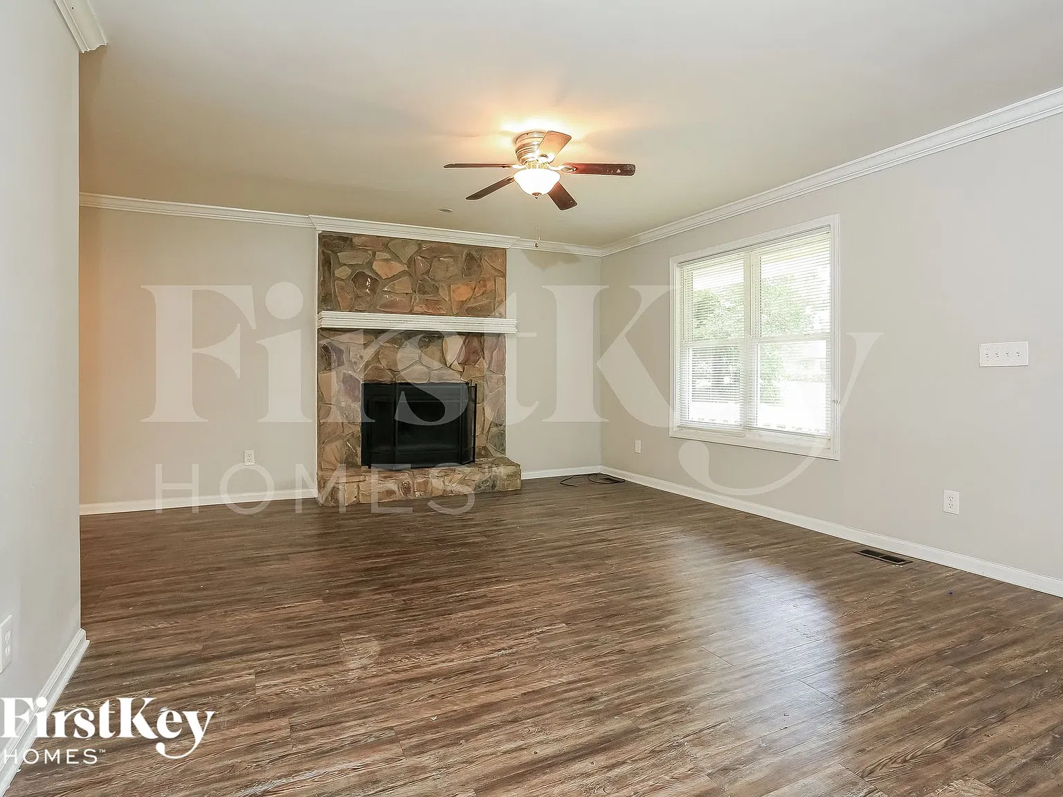 4 bed, 2.0 bath, 2187 sqft, $2,540 — Photo 3