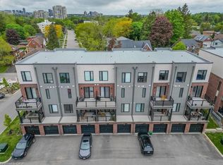 99 Roger St #10, Waterloo, ON N2J0G1