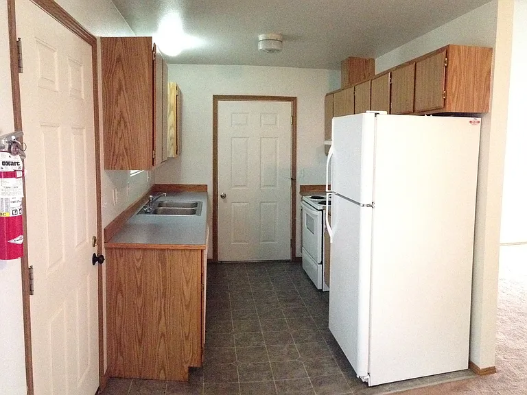 906 Juniper Ave — Photo 6