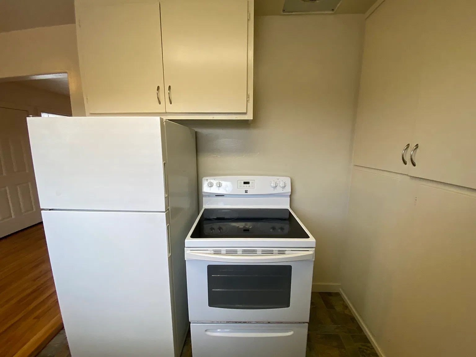 1 bed, 750 sqft, $1,225 — Photo 3