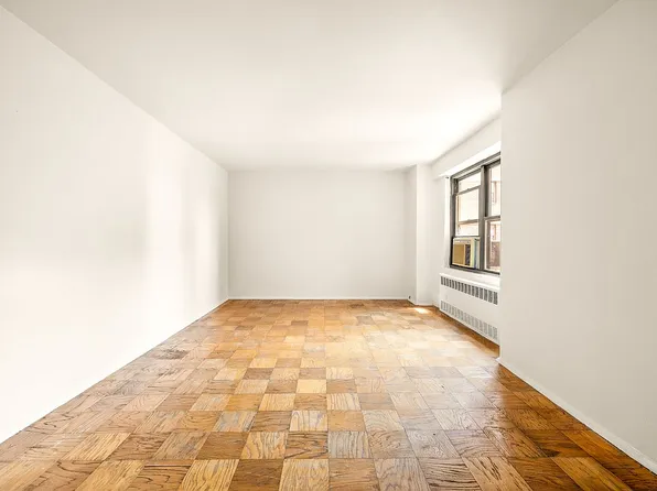 415 Grand St APT E1402, New York, NY 10002