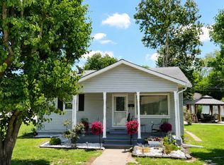 308 N 9th St, Benton, IL 62812