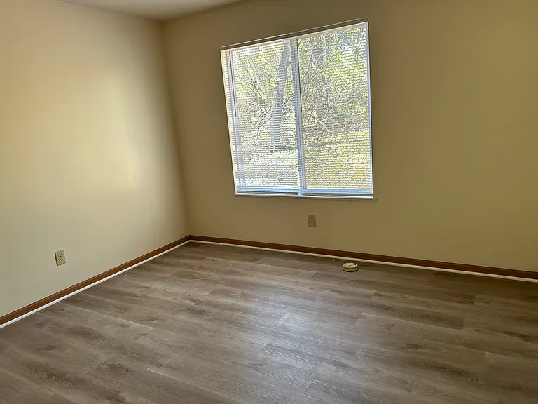 1005 Valley View Ln #9 — Photo 7