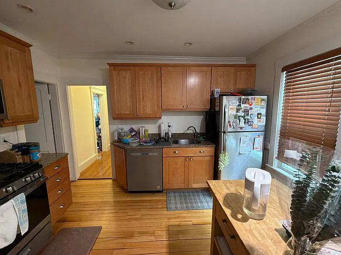 7 Lewis St #1 — Photo 2