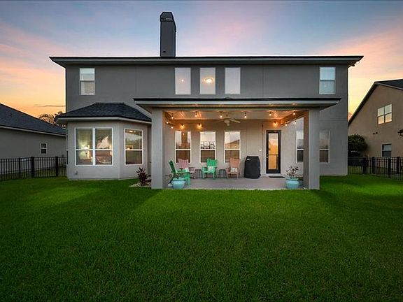 3rd image of 635 Porta Rosa Cir