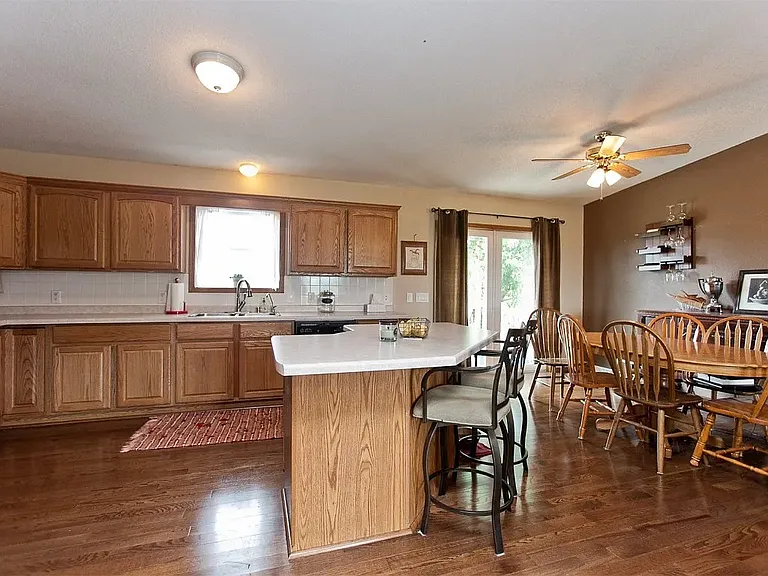 2405 Taylor Ave — Photo 2