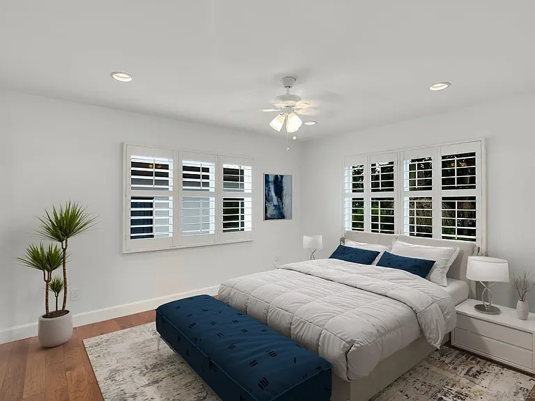 5247 Chelsea St — Photo 20