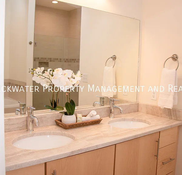 1208 Commerce St #301 — Photo 92