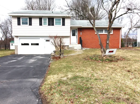 316 Fayette Dr, Fayetteville, NY 13066