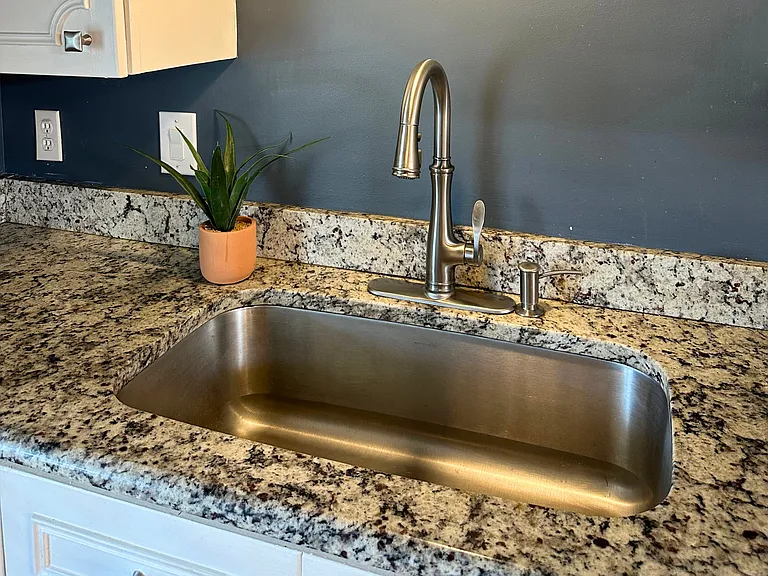1202 Main St — Photo 11