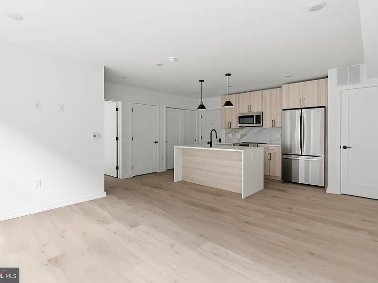 208 Vine St #2E — Photo 5