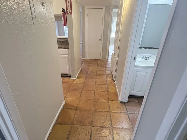 Phoenix Apartments — Photo 9