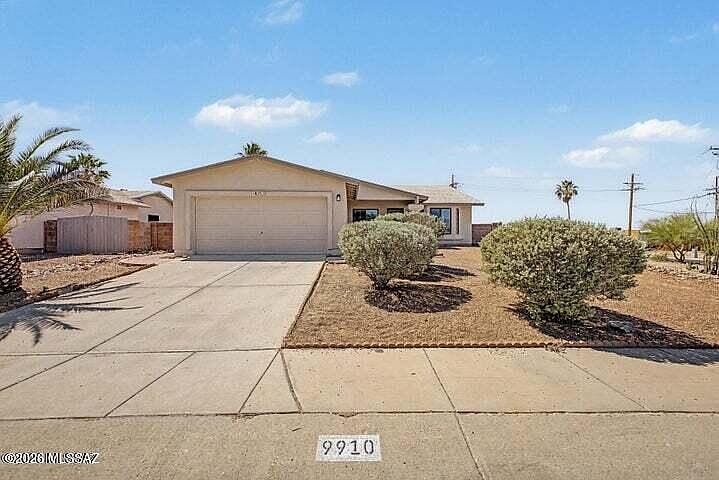 1st image of 9910 E Gray Hawk Dr