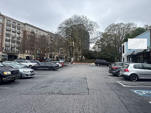 5th image of 2282 Peachtree Rd NW