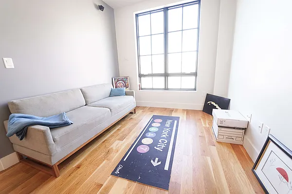 Rented by Manhattan Management LLC | media 34