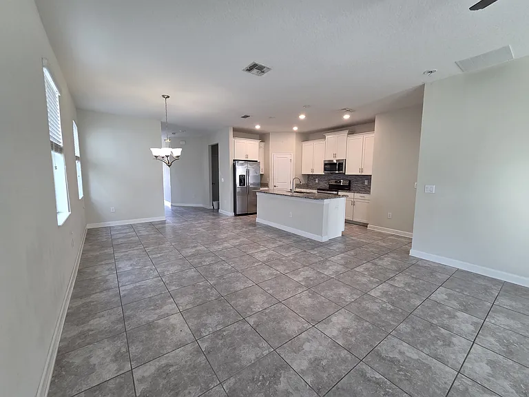 4618 Saint Bernard Dr — Photo 6